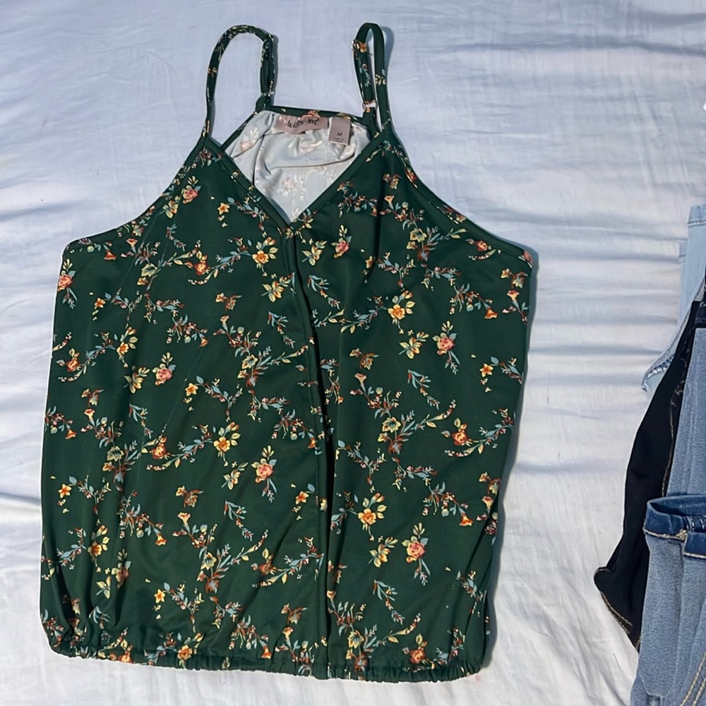 Buckle, willow & root top